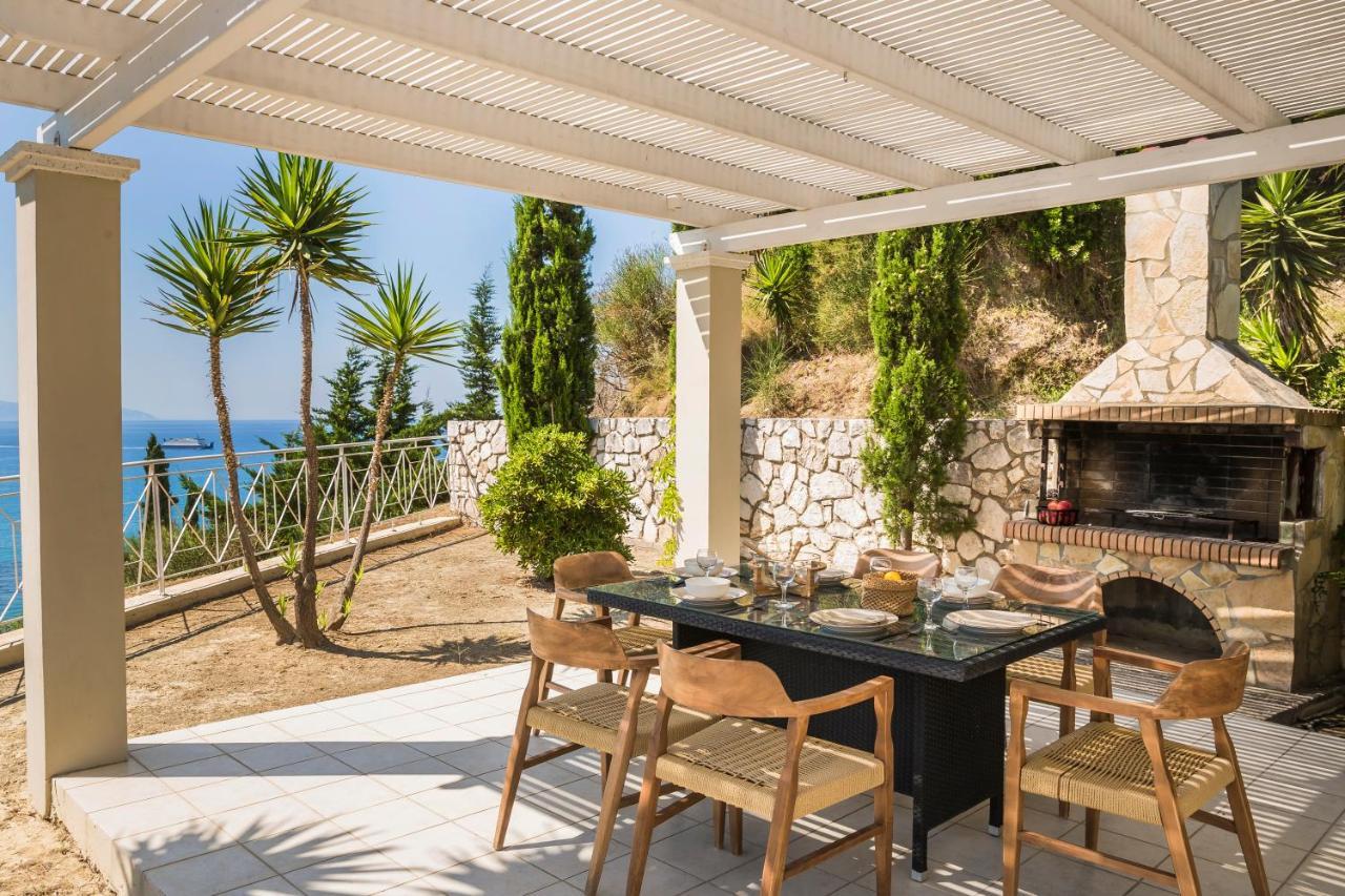 Villa Thalassa Kefaloniaprivatevillas Τραπεζάκι Εξωτερικό φωτογραφία