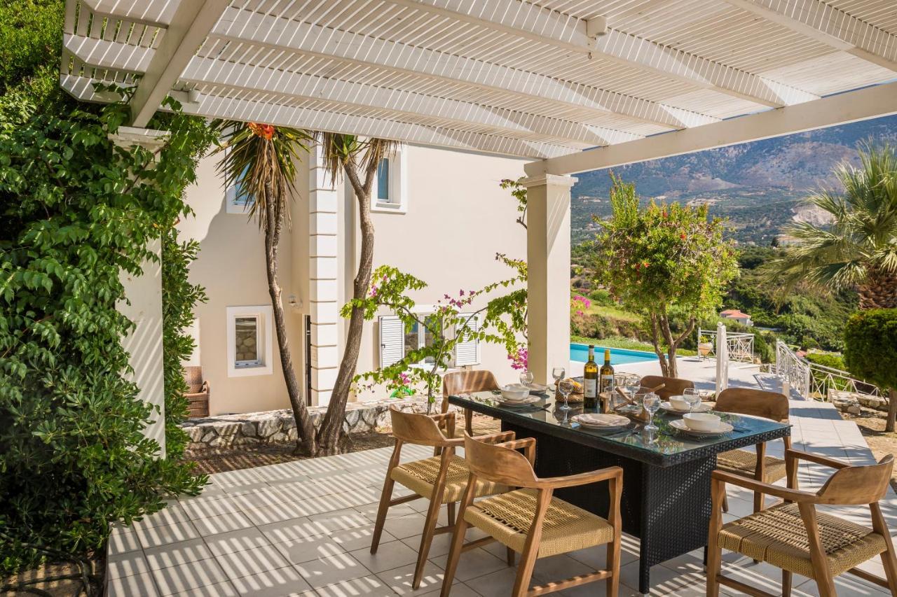 Villa Thalassa Kefaloniaprivatevillas Τραπεζάκι Εξωτερικό φωτογραφία